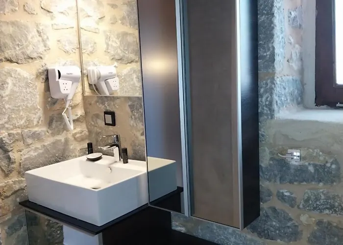 Aparthotel Monodendri Yerolimin