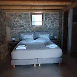 Monodendri Aparthotel