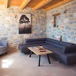 Aparthotel Monodendri 4*