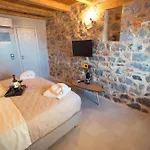 Monodendri Aparthotel 4*