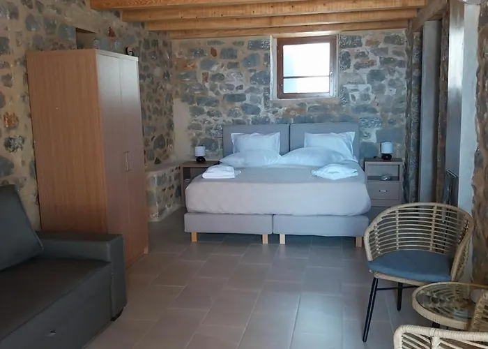 Apart-hotel Monodendri Yerolimin